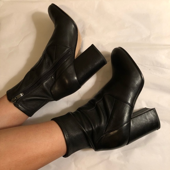 via spiga fianna pointed ankle booties
